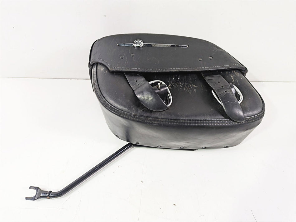 2004 Harley Softail FLSTF Fat Boy Left Side Saddlebag + Mount 90452-04 {{ shop.shopifyCountryName }} - Mototech271