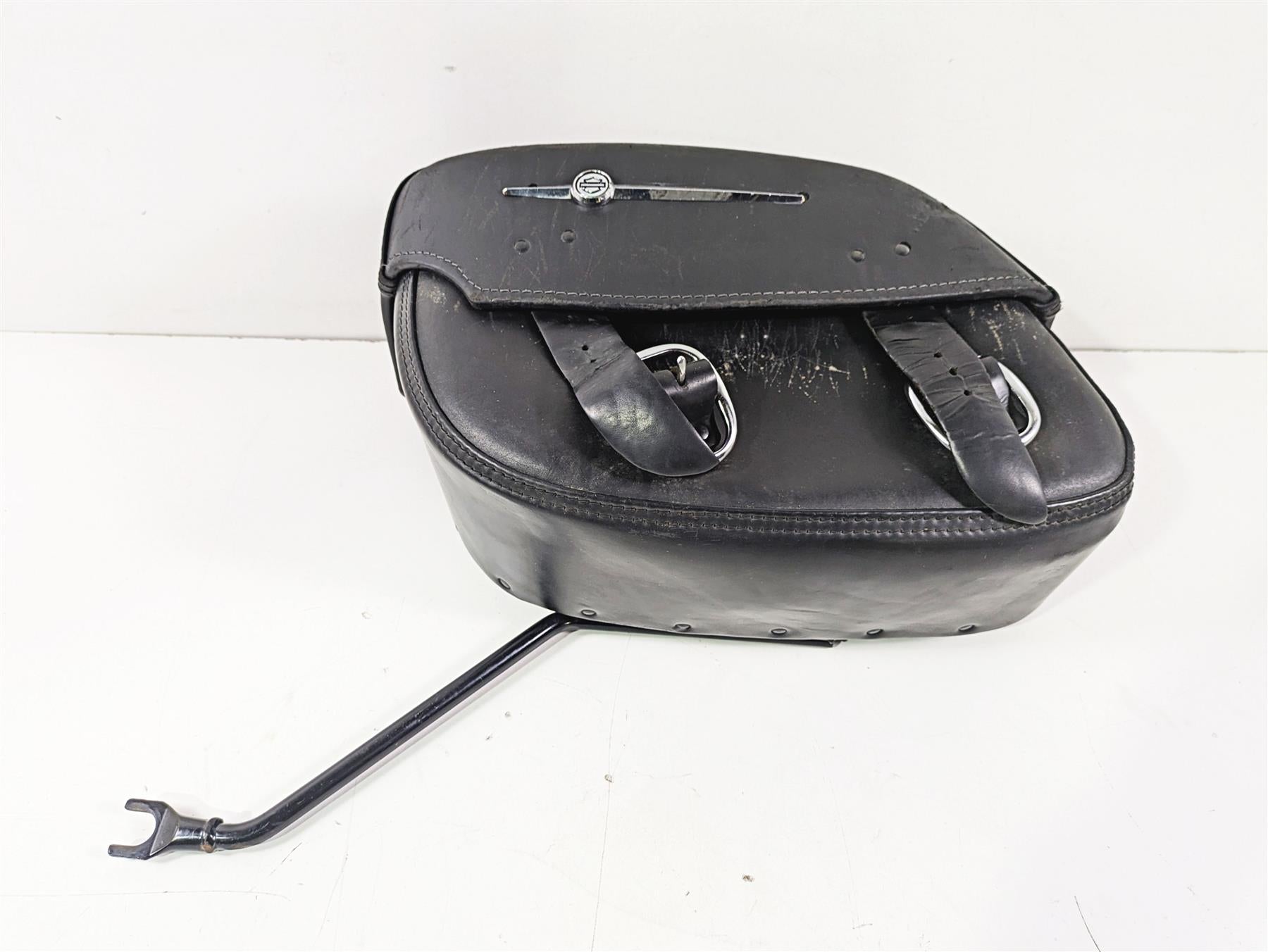 2004 Harley Softail FLSTF Fat Boy Left Side Saddlebag + Mount 90452-04 | Mototech271