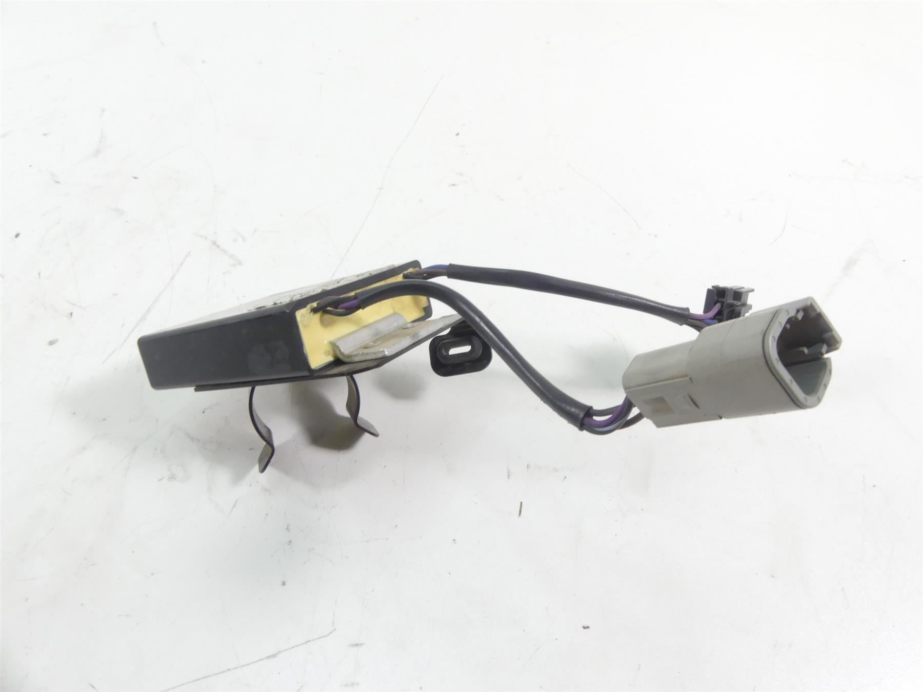 2013 Harley Davidson VRSCF Muscle Turn Signal Flasher Module 69457-09 {{ shop.shopifyCountryName }} - Mototech271