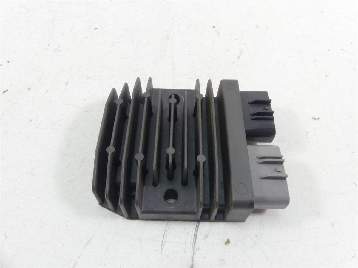 2017 Triumph Thruxton 1200 R Rectifier Voltage Regulator FH020AA T1300679 {{ shop.shopifyCountryName }} - Mototech271