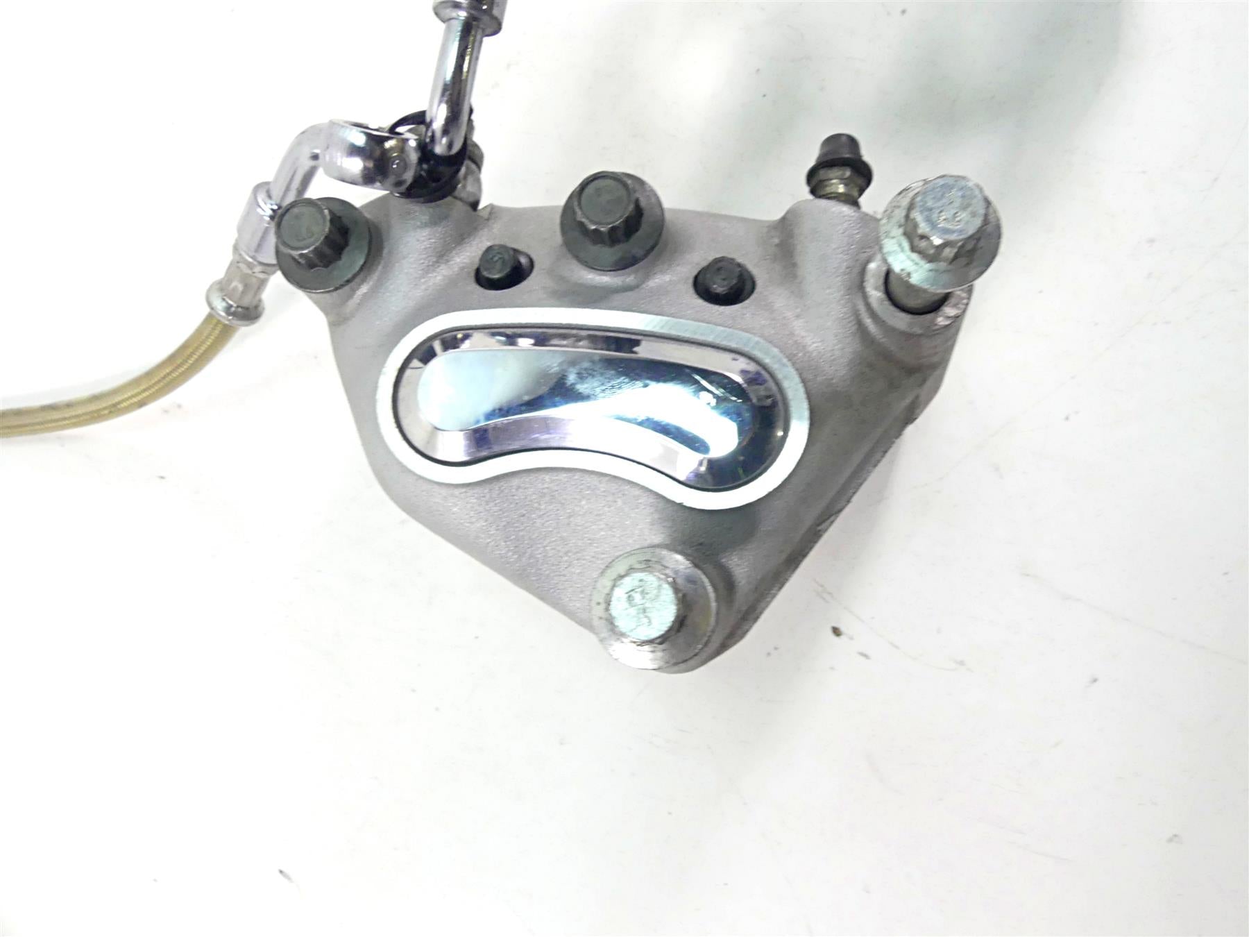 2005 Harley VRSCSE CVO V-Rod Front Brake Caliper Set 44381-99C 44382-99C {{ shop.shopifyCountryName }} - Mototech271