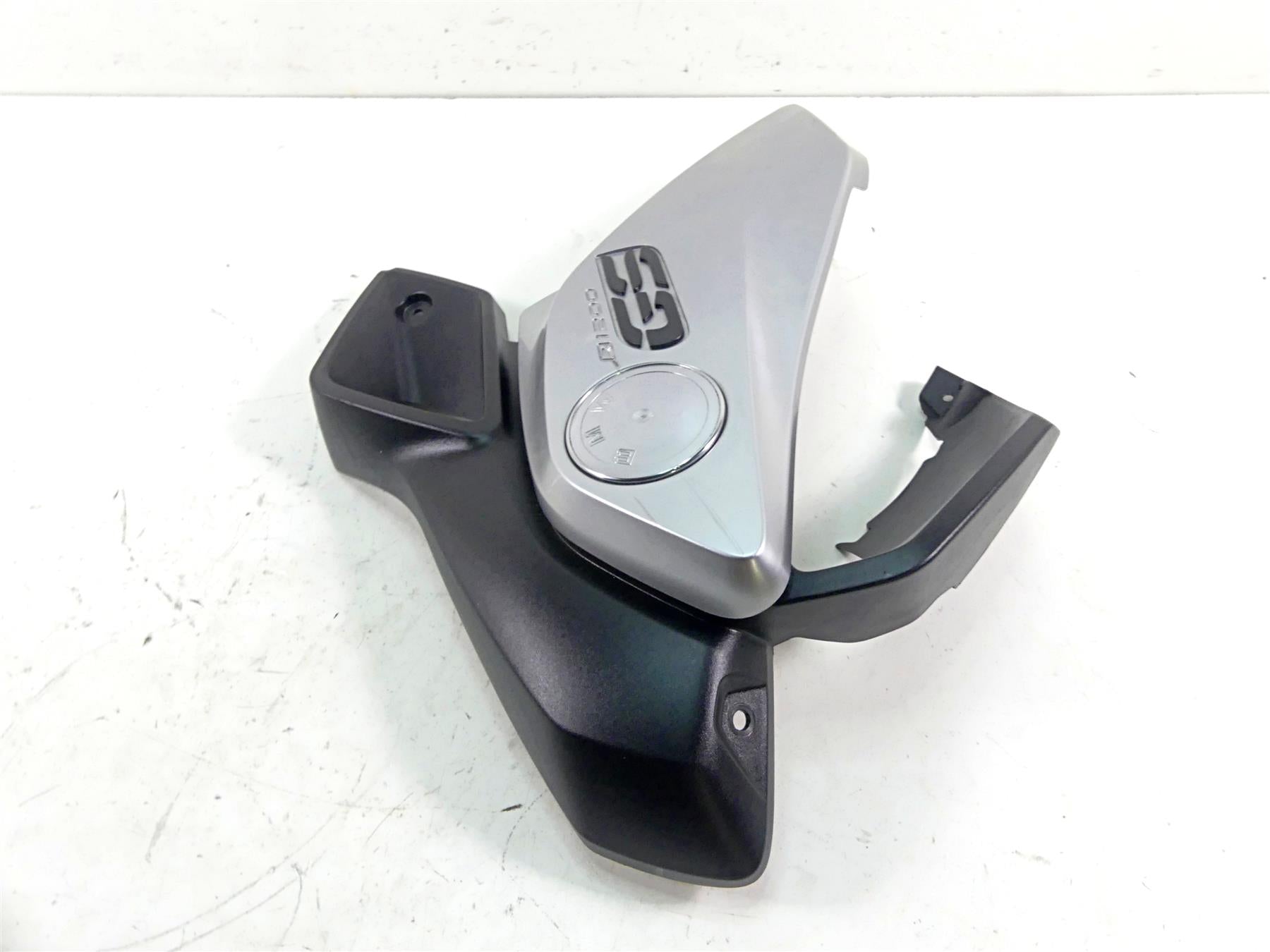 2015 BMW R1200GS GSW K50 Right Front Side Cover Fairing Cowl 46638533660 {{ shop.shopifyCountryName }} - Mototech271