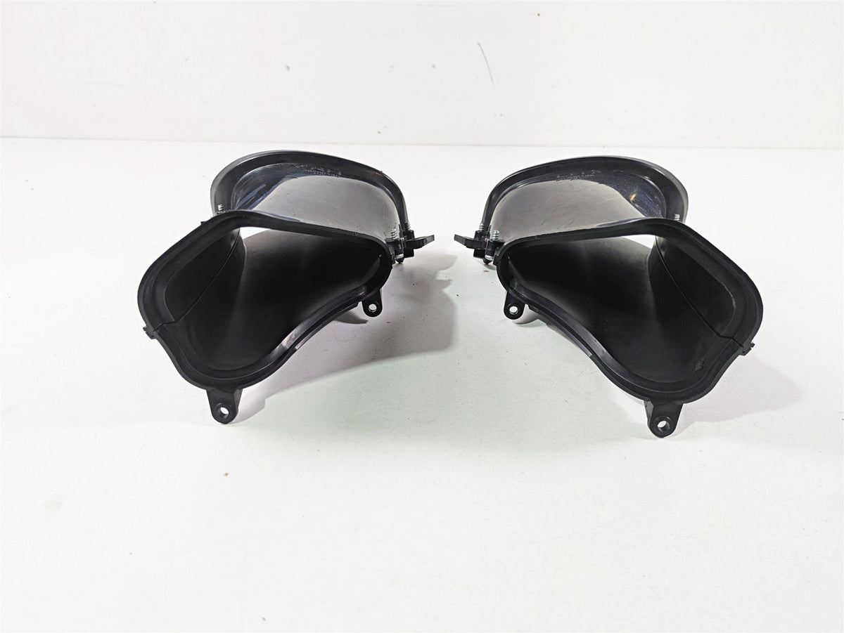 2021 Harley Touring FLTRX Road Glide Front Air Inlet Duct Set 29200136 29200138 {{ shop.shopifyCountryName }} - Mototech271