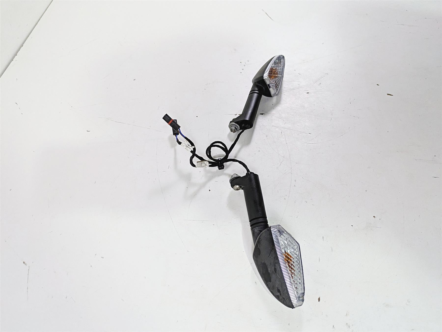 2017 BMW F800GS Adv K75 Rear Blinker Turn Signal Set 63138534352 63138534353 {{ shop.shopifyCountryName }} - Mototech271