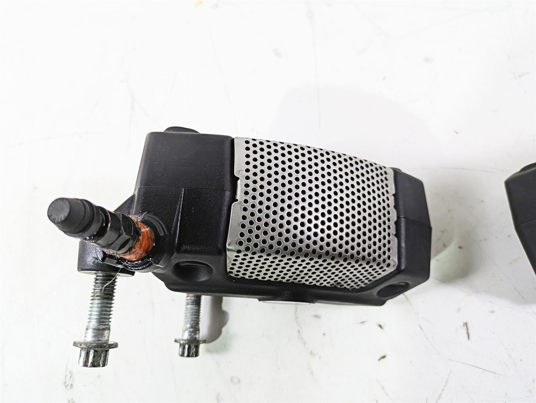 2015 Harley Touring FLHTKL E -Glide Low Front Brake Caliper Set 43027-08 {{ shop.shopifyCountryName }} - Mototech271