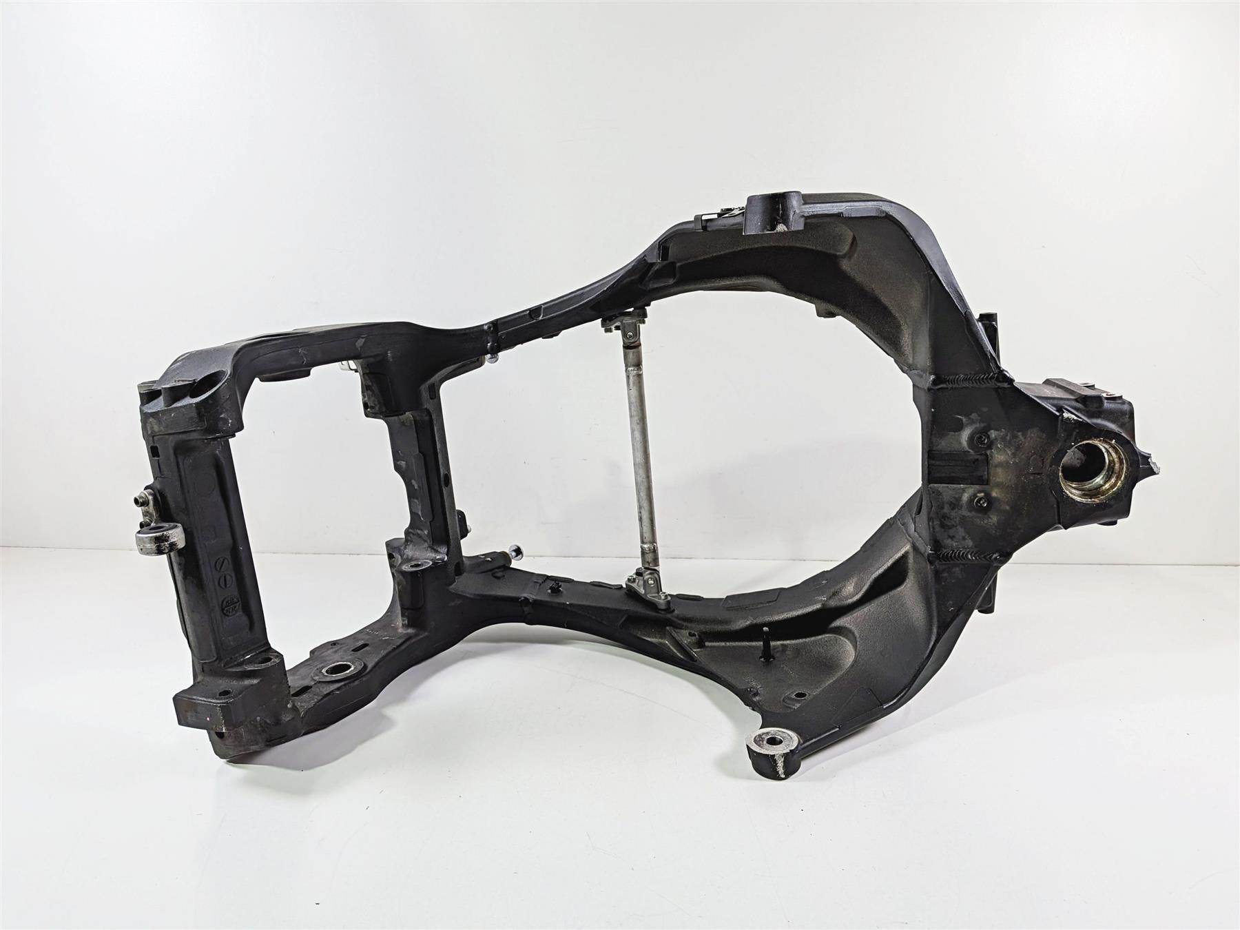 2024 Yamaha YZF R1 RN65 Main Frame Chassis - Damage - With Salvage Texas Title 2CR-21110-00-00 {{ shop.shopifyCountryName }} - Mototech271