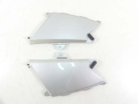 2009 BMW R1200GS K25 Left Right Between Leg Side Cover Fairing Set 46637693433 {{ shop.shopifyCountryName }} - Mototech271