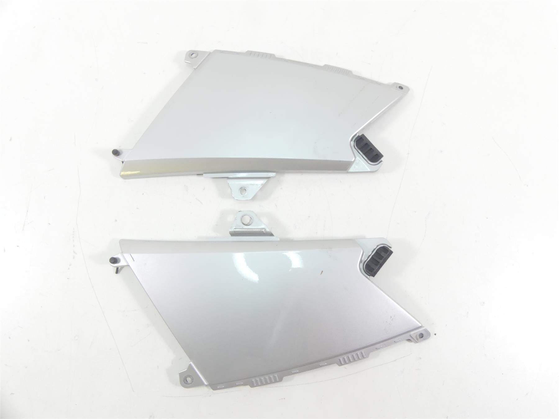 2009 BMW R1200GS K25 Left Right Between Leg Side Cover Fairing Set 46637693433
