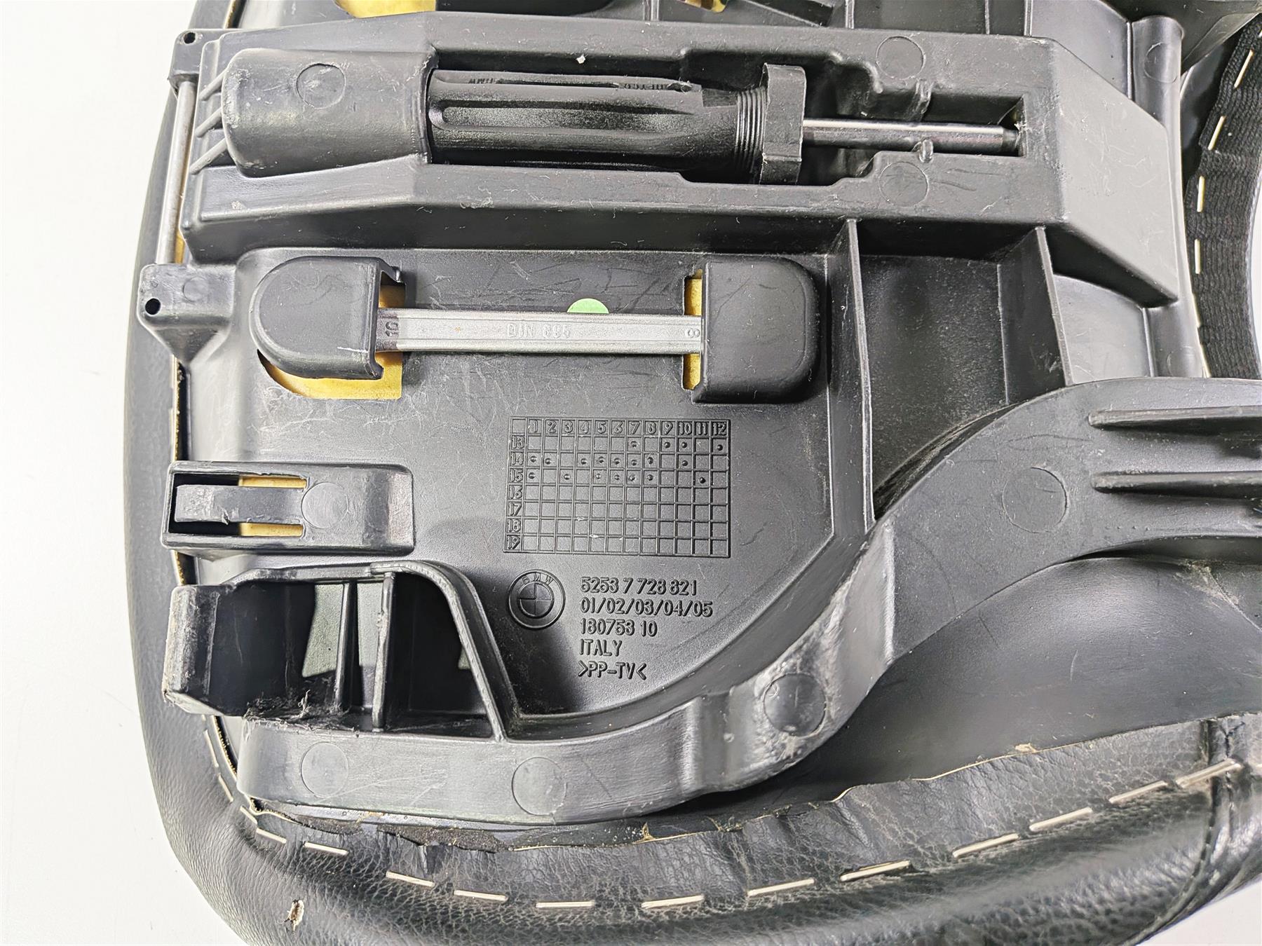 2016 BMW R1200RT RT RTW K52 Front Seat Saddle Heated Black 52538544784 {{ shop.shopifyCountryName }} - Mototech271