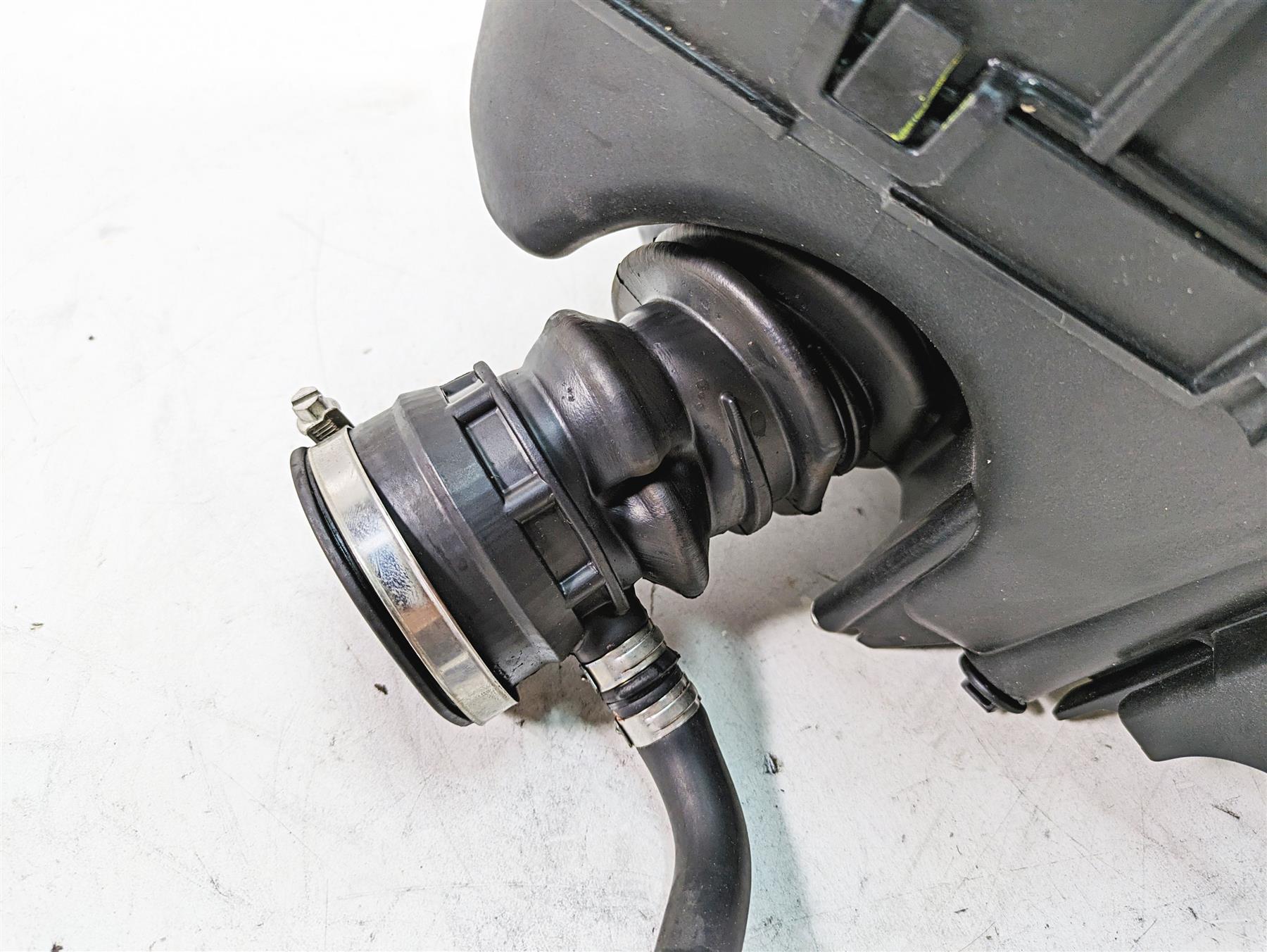 2019 Sea-Doo Spark 900 Trixx Air Box Filter Cleaner Breather 273000385 {{ shop.shopifyCountryName }} - Mototech271