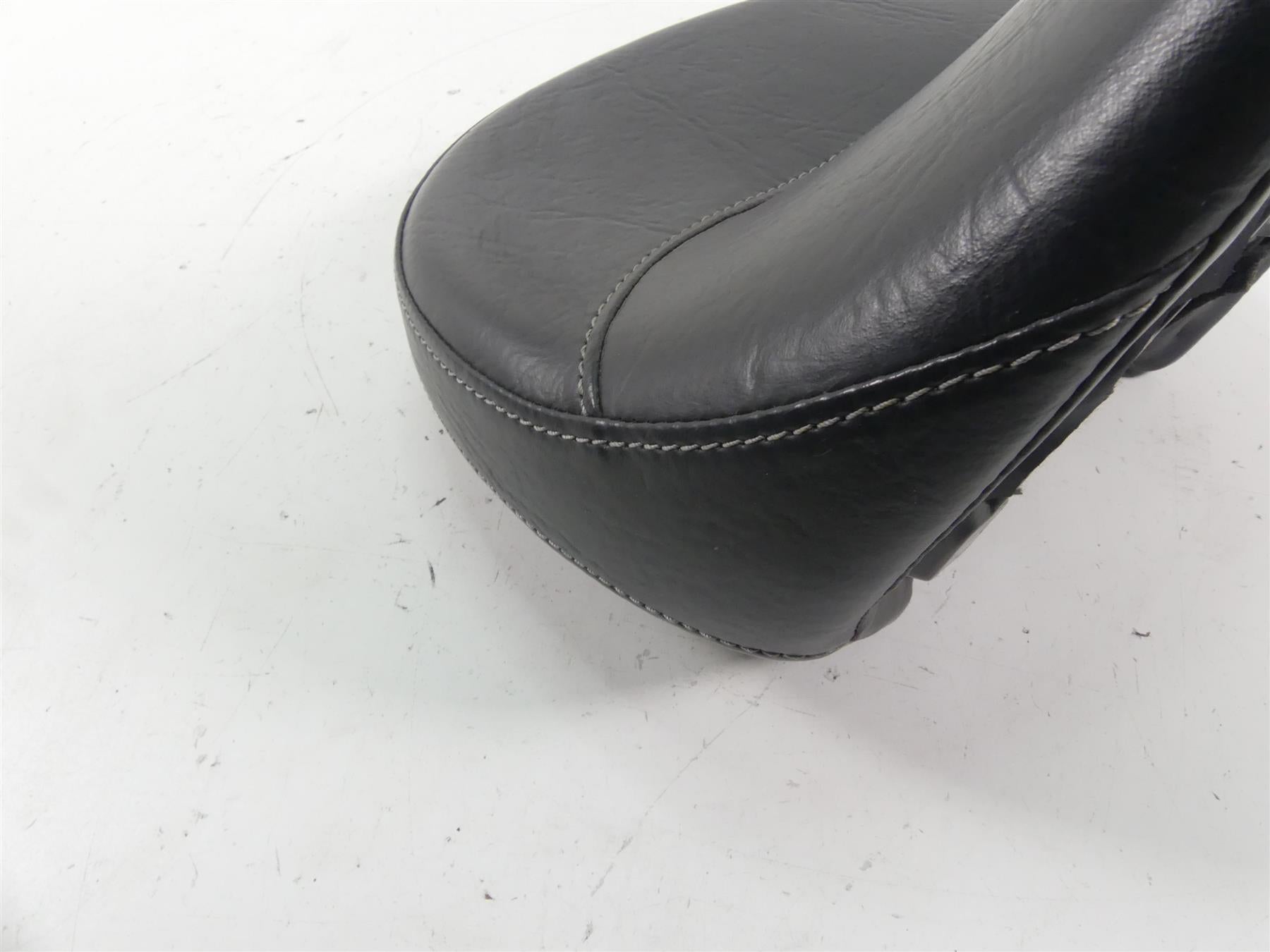 2016 Indian Scout Sixty Nice Front Rider Driver Seat Saddle - No Tears 2686386 {{ shop.shopifyCountryName }} - Mototech271