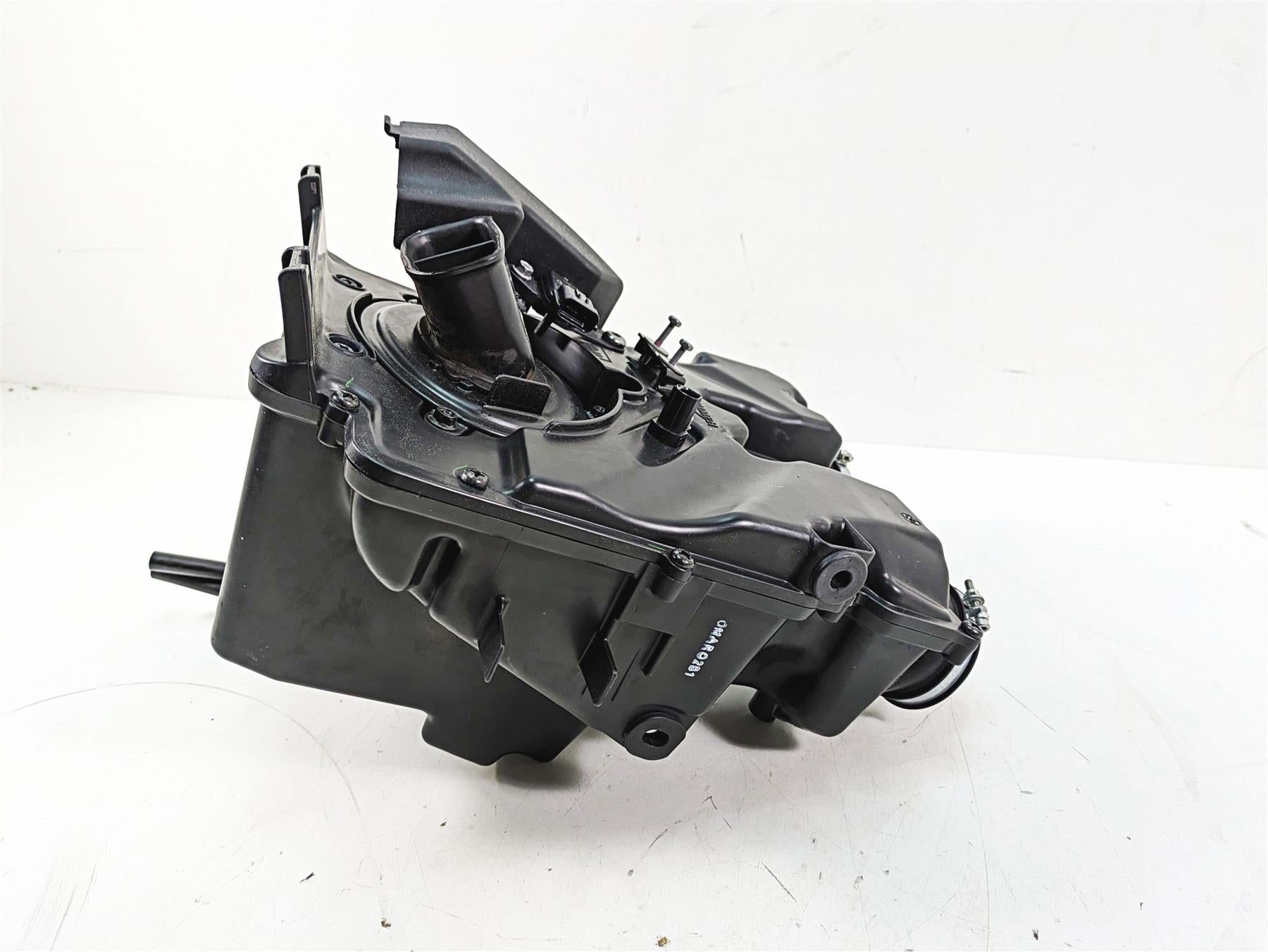 2011 Triumph America Air Cleaner Breather Box & Covers T2208750 T2208495 {{ shop.shopifyCountryName }} - Mototech271