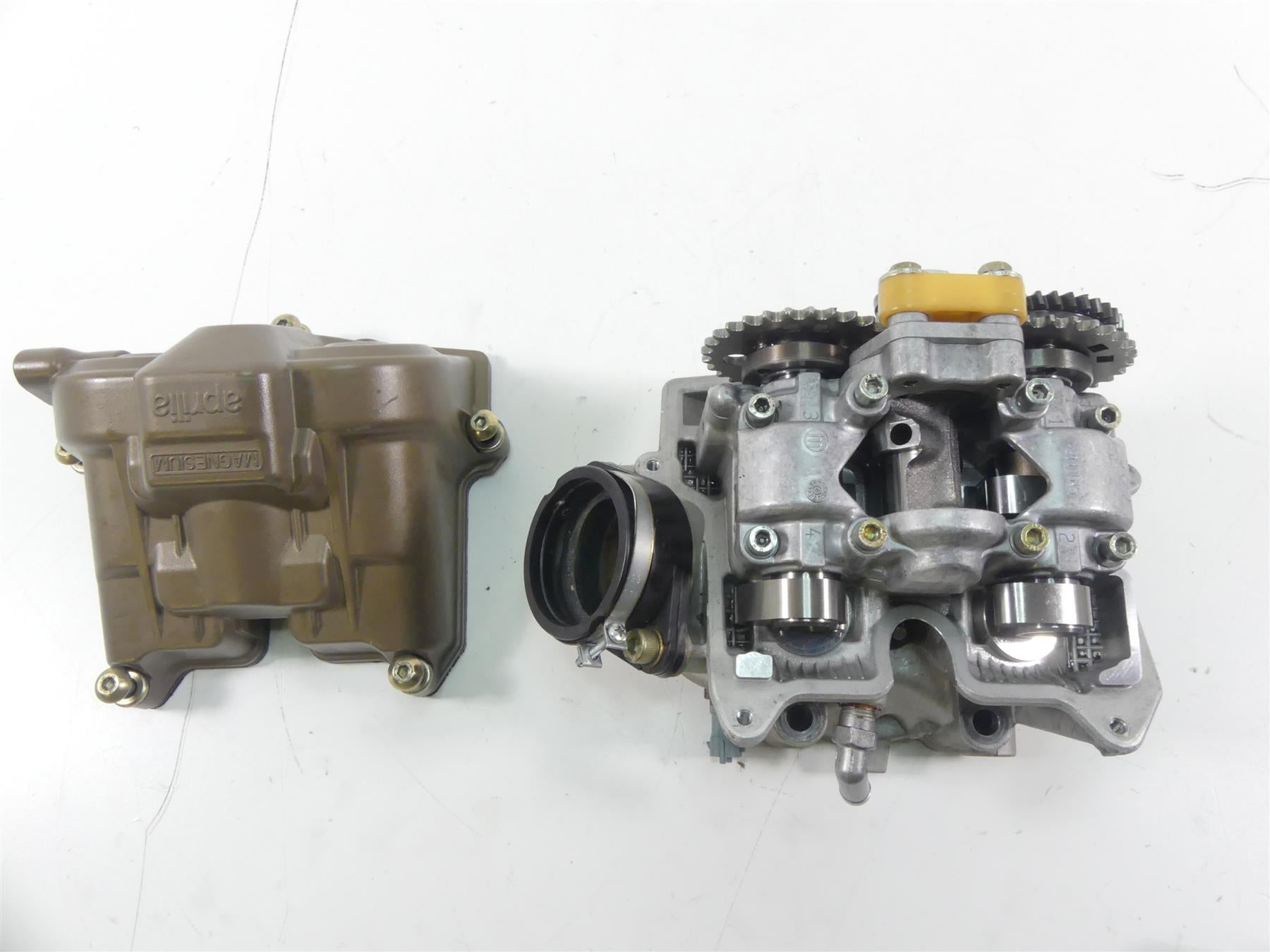 2004 Aprilia RSV1000 R Mille Rear Cylinderhead Cylinder Head AP0613467 {{ shop.shopifyCountryName }} - Mototech271