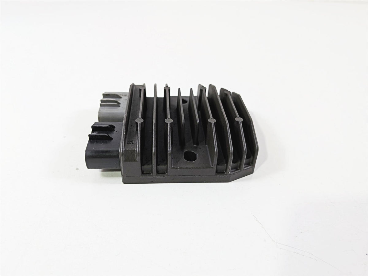 2008 Yamaha YZF R1 RN19 Rectifier Voltage Regulator 1D7-81960-00-00 FH012DA {{ shop.shopifyCountryName }} - Mototech271