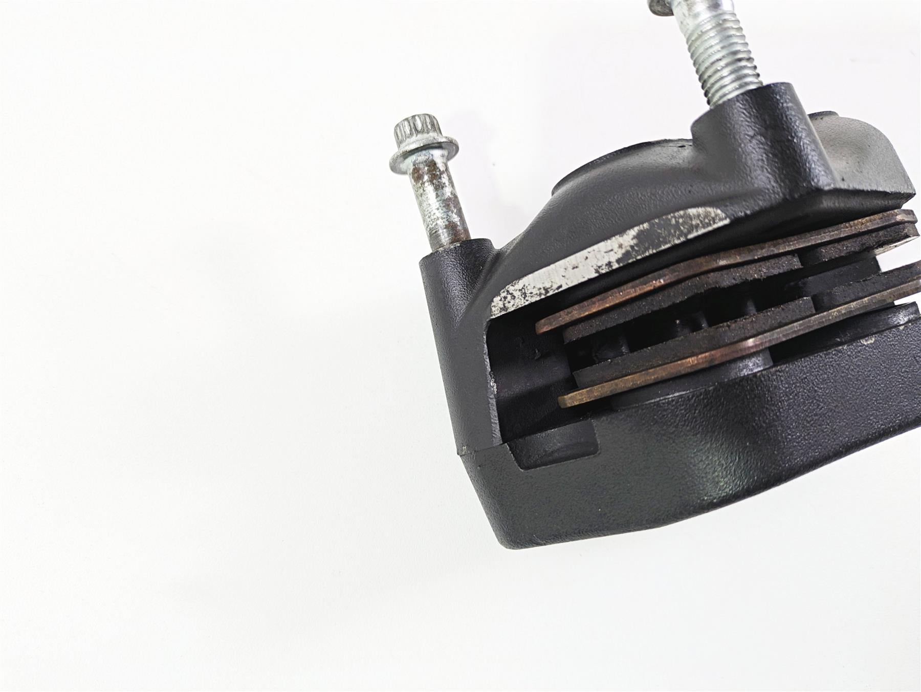 2004 Harley Softail FXSTDI Deuce Front Brake Caliper 44046-00D {{ shop.shopifyCountryName }} - Mototech271