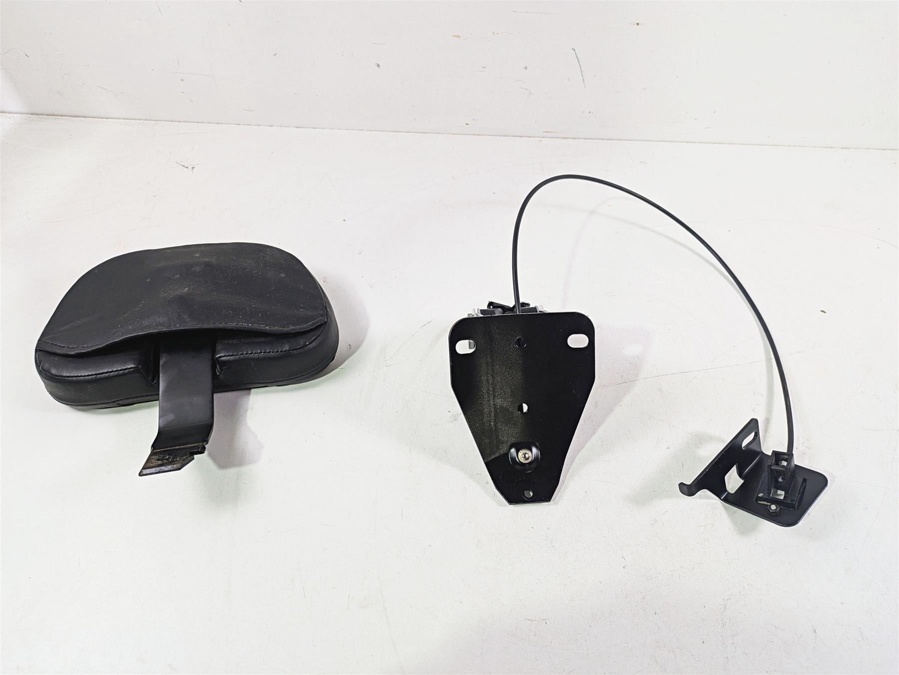 2015 Harley Touring FLHTKL Electra Glide Front Rider Backrest Set 02752046 {{ shop.shopifyCountryName }} - Mototech271