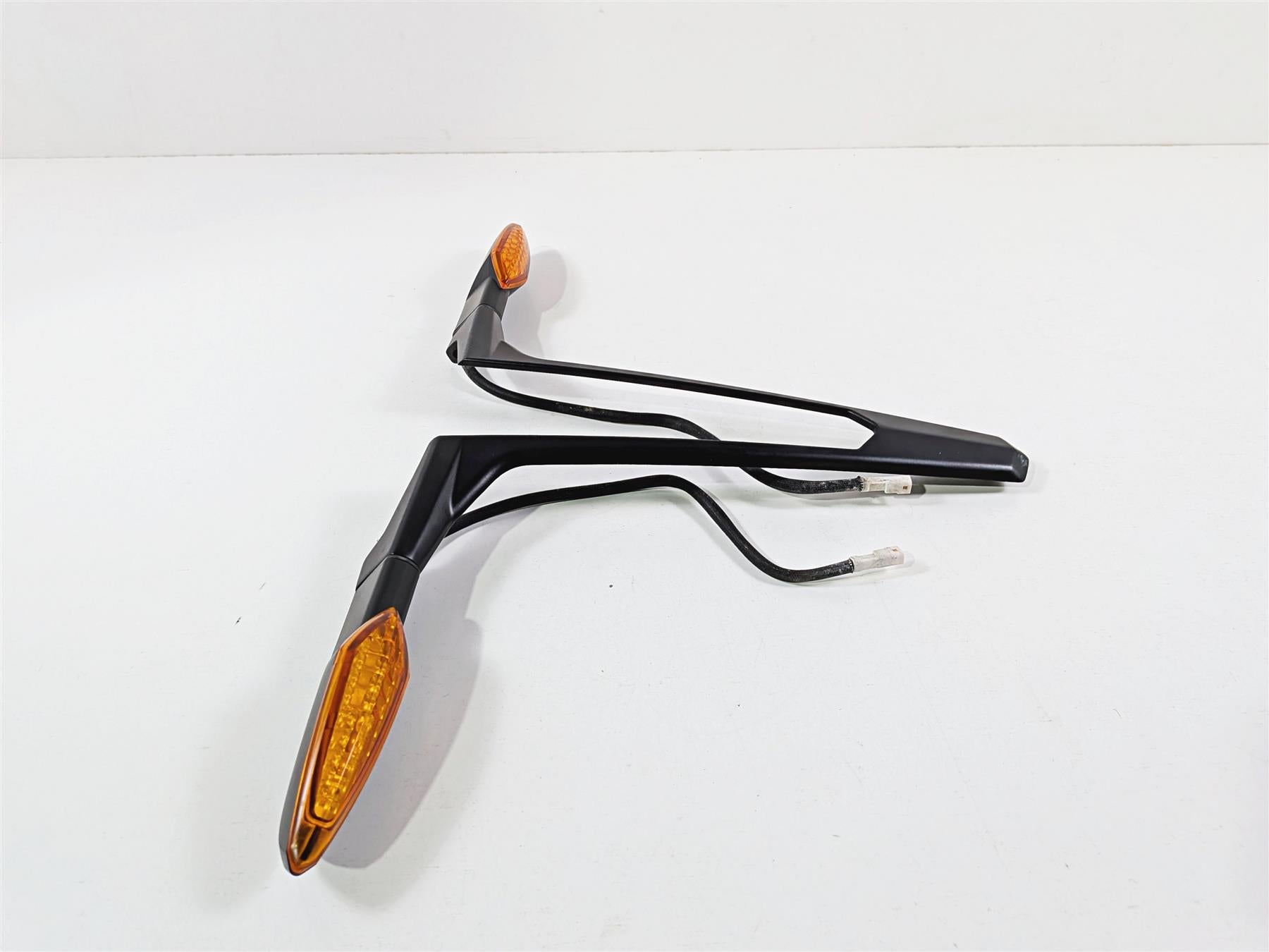 2016 Victory Cross Country Rear Black Turn Signal Linker & Trim 5136613 2411114 {{ shop.shopifyCountryName }} - Mototech271