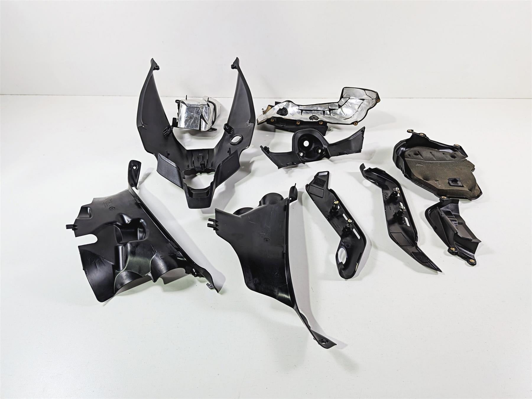 2019 Ducati Panigale V4S V4 S Corse Frame Engine Infill Covers Set 48212441A {{ shop.shopifyCountryName }} - Mototech271