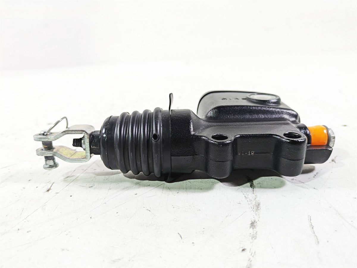 2019 Harley FLHCS Softail Heritage Rear Brake Master Cylinder 5/8" 41700460 {{ shop.shopifyCountryName }} - Mototech271