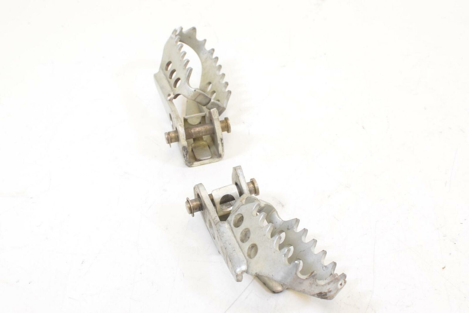 2009 BMW R1200 GS K255 Adv Front Rider Driver Footpeg Set 46717694557 {{ shop.shopifyCountryName }} - Mototech271