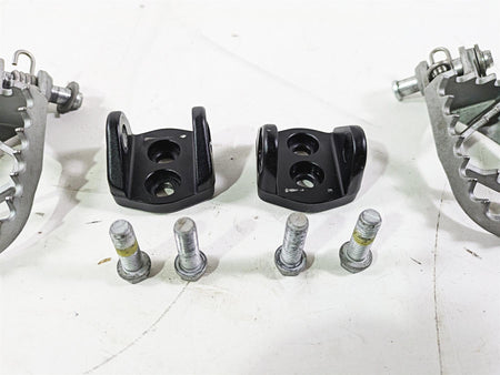 2022 KTM 1290 Super Adventure S Rider Footpeg Set & Clips & Bolts 61903040033 {{ shop.shopifyCountryName }} - Mototech271