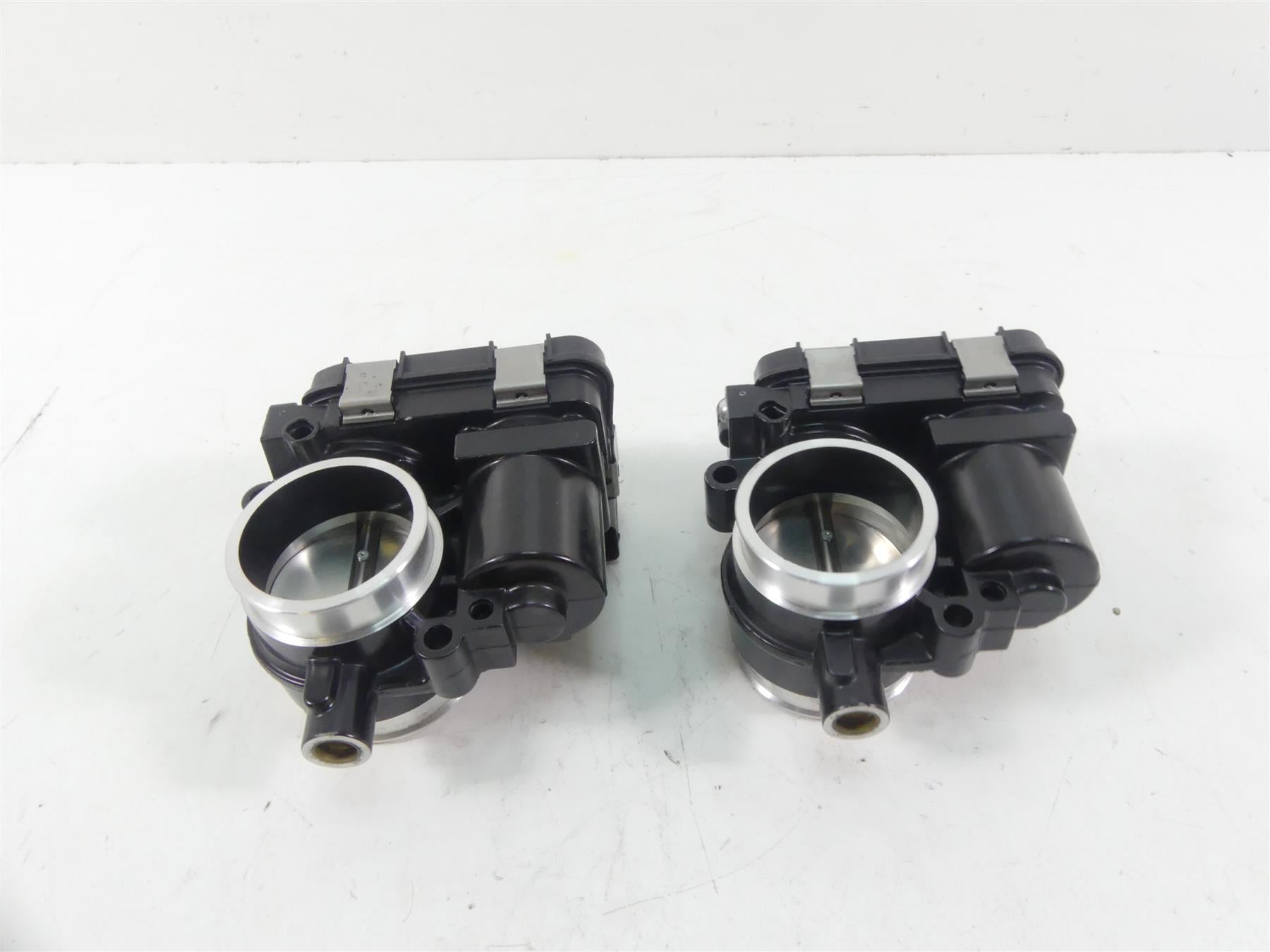 2017 BMW R1200RT K52 Throttle Body Fuel Injector Injection Set 13548564959 {{ shop.shopifyCountryName }} - Mototech271