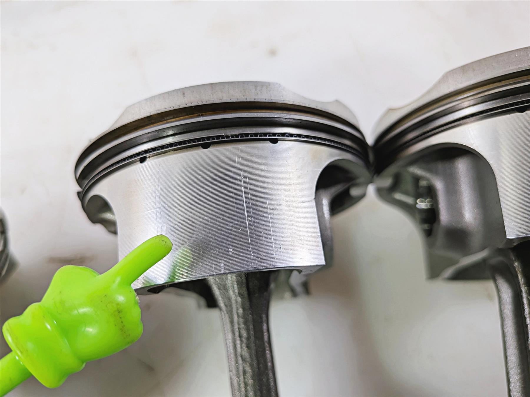2014 Aprilia RSV4 RR Factory Piston & Connecting Rod Set 2A000166FF CM227501 {{ shop.shopifyCountryName }} - Mototech271