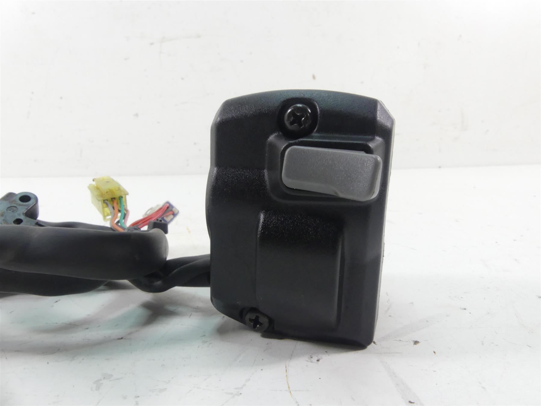 2017 Triumph Thruxton 1200 R Left Turn Signal Lights Control Switch T2043437 {{ shop.shopifyCountryName }} - Mototech271