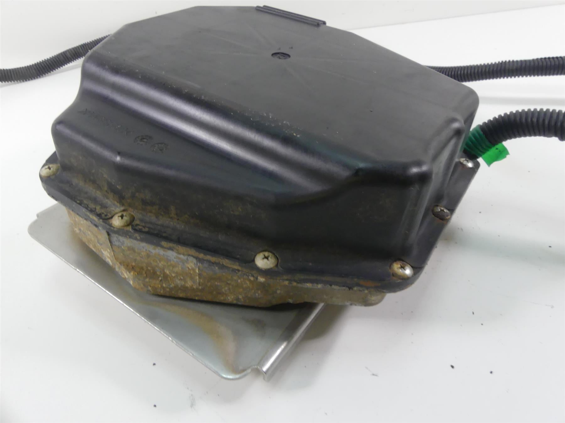 2015 Yamaha Waverunner Cruiser VX1100 Reverse Trim Motor & Box F2X-6140B-00-00 {{ shop.shopifyCountryName }} - Mototech271