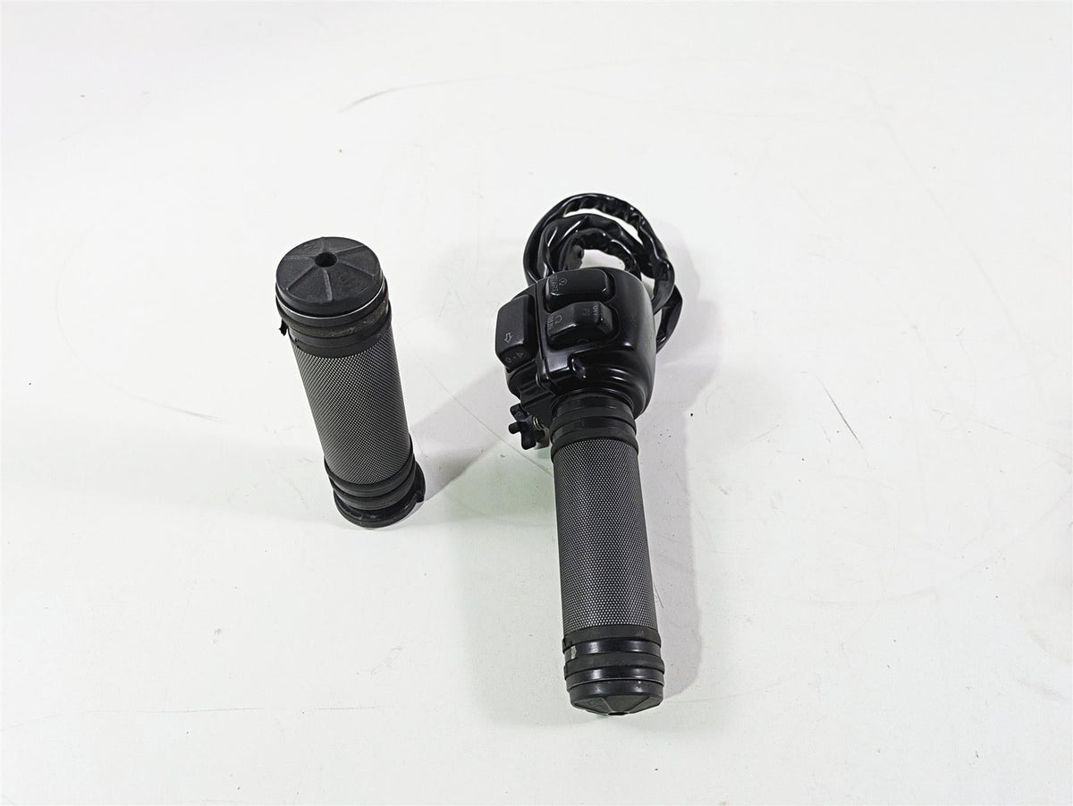2016 Harley VRSCDX Night Rod Right Hand Control Switch 71684-06A 71621-08 {{ shop.shopifyCountryName }} - Mototech271