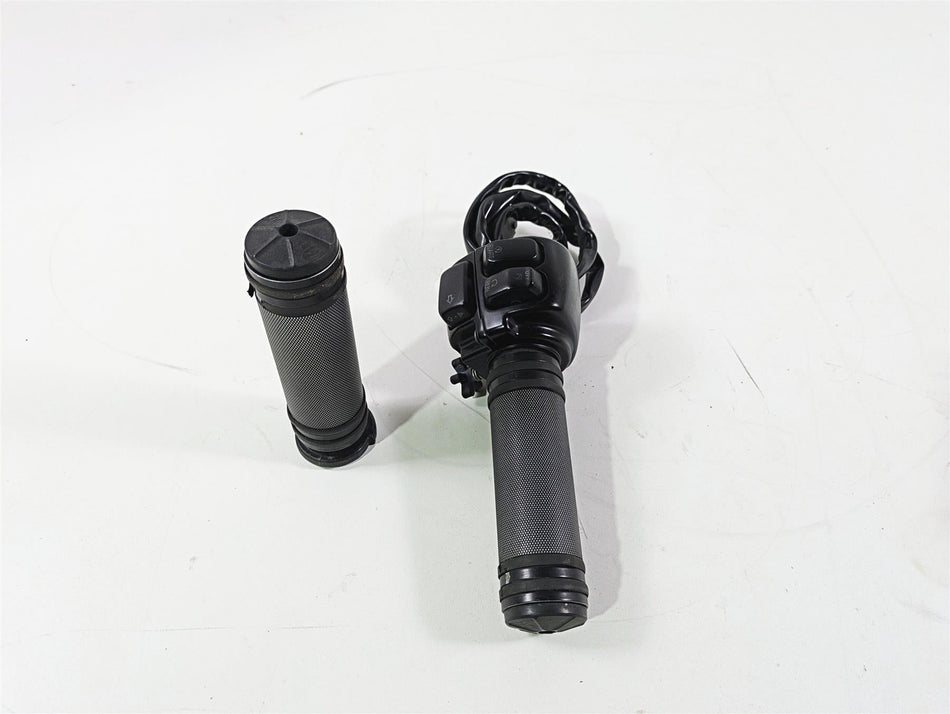 2016 Harley VRSCDX Night Rod Right Hand Control Switch 71684-06A 71621-08 {{ shop.shopifyCountryName }} - Mototech271