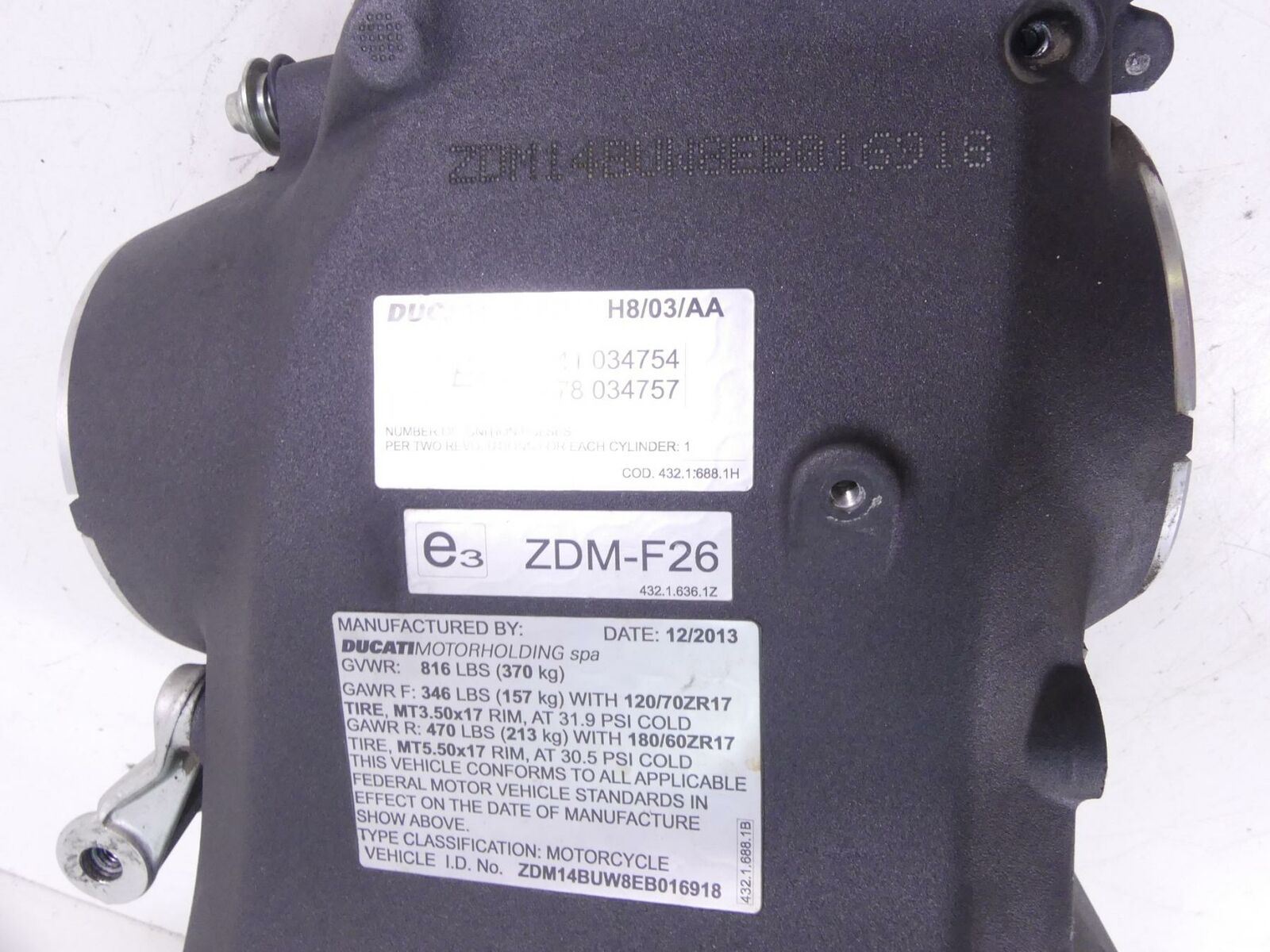 2014 Ducati 899 Panigale Straight Main Frame Chassis Slvg Air Box 47012051CA {{ shop.shopifyCountryName }} - Mototech271