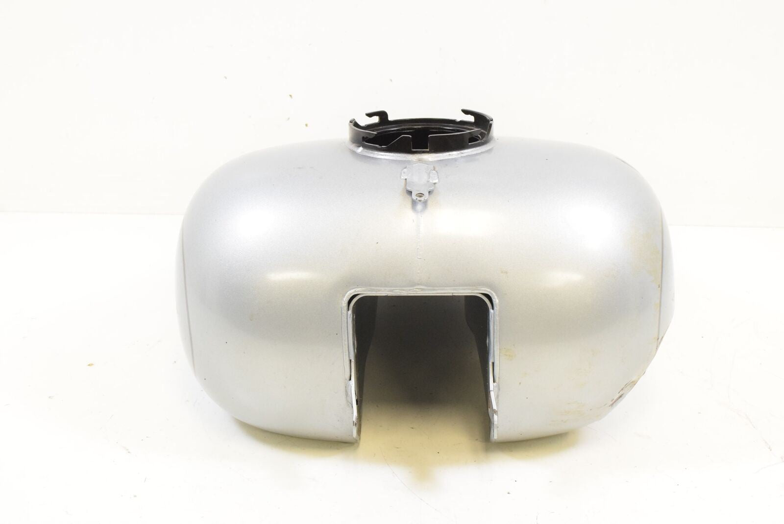 2012 Harley Touring FLHTC Electra Glide DENTED Fuel Gas Petrol Tank 61360-10BJN {{ shop.shopifyCountryName }} - Mototech271