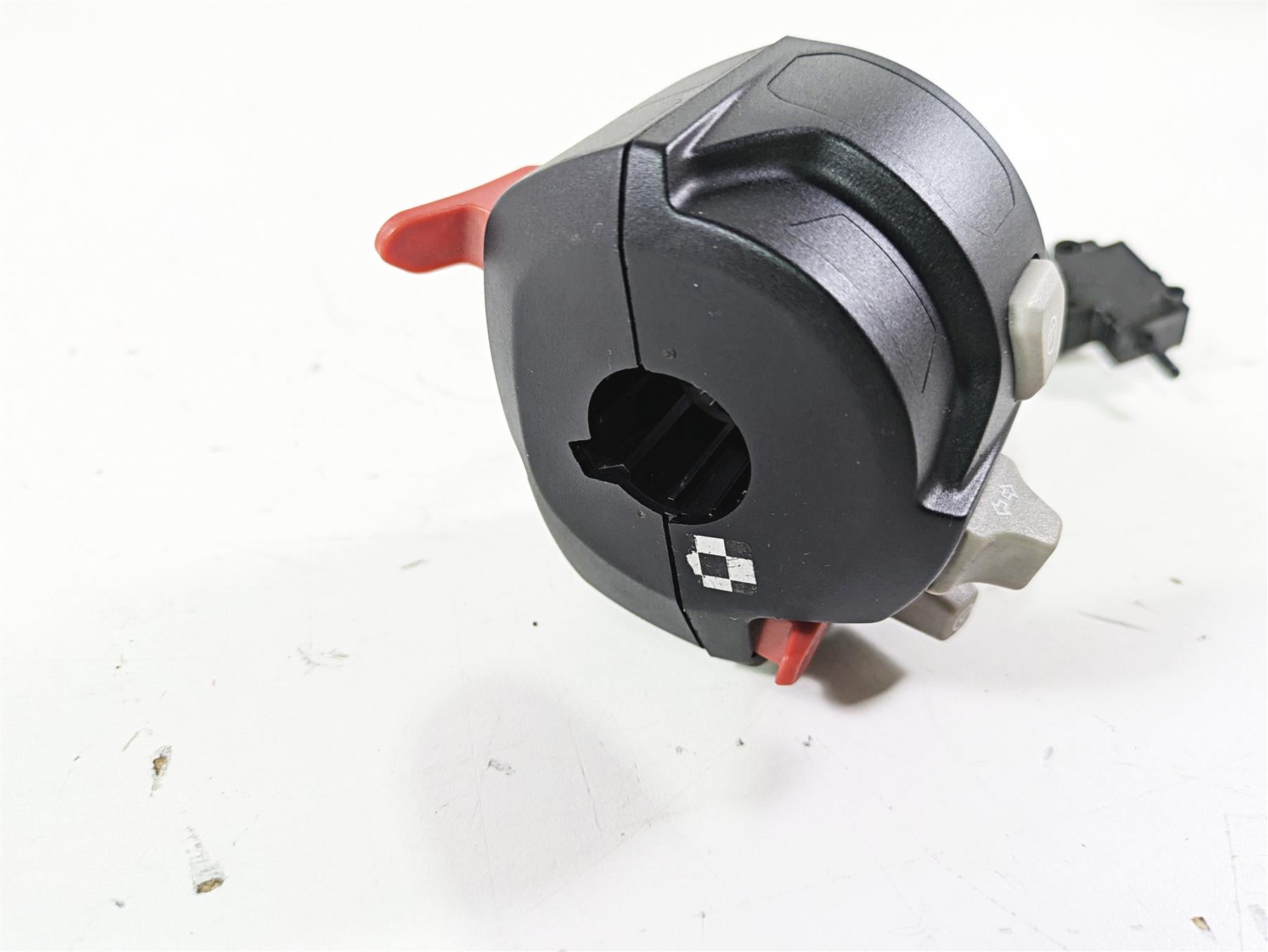 2020 Triumph Daytona 765 Moto2 Left Hand Control Switch T2044339 {{ shop.shopifyCountryName }} - Mototech271