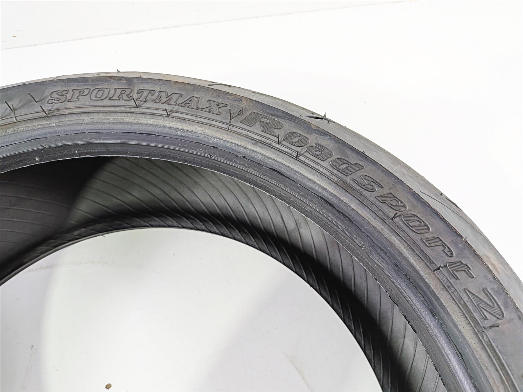 Used Motorcycle Rear Tire Dunlop Sportmax Roadsport 2 190/50R17 45238822 {{ shop.shopifyCountryName }} - Mototech271
