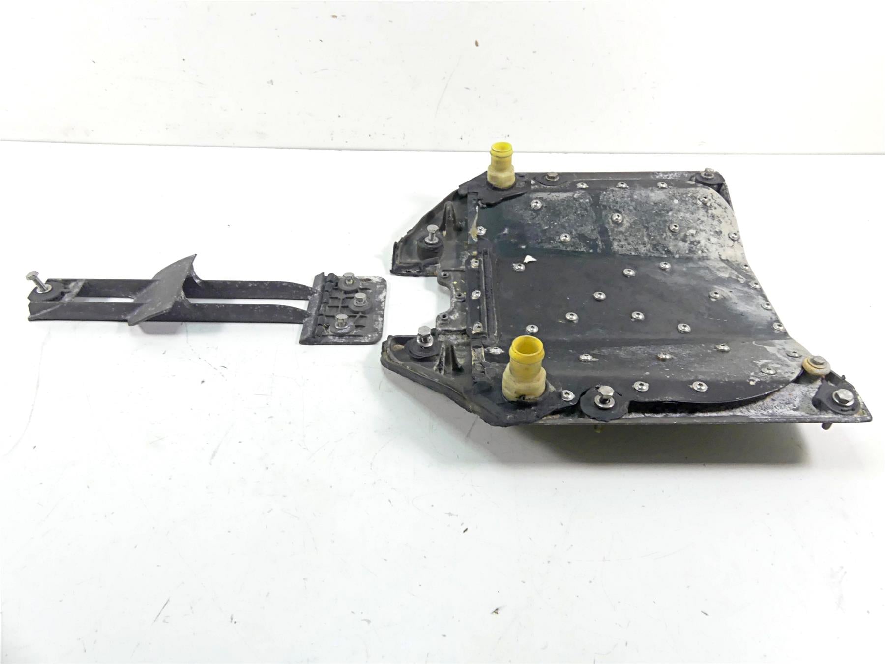 2018 Seadoo GTS 90 Lower Body Skid Riding Plate Guard Set 271001860 271001969 {{ shop.shopifyCountryName }} - Mototech271