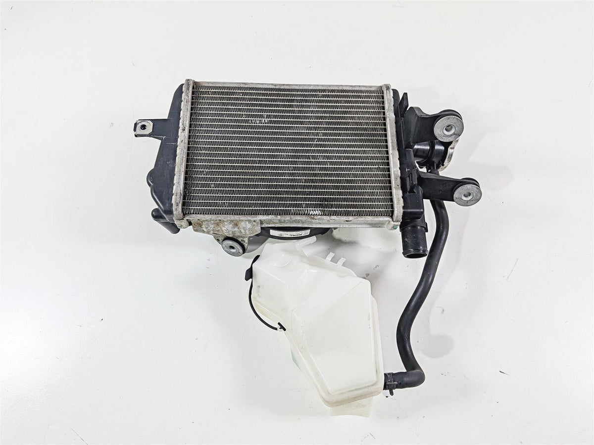 2016 BMW R1200RT RT RTW K52 Right Radiator Fan Hoses Reservoir 17118546416 {{ shop.shopifyCountryName }} - Mototech271