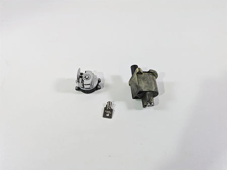 2005 Harley Touring FLHRI Road King Ignition Switch Fork Lock Set 71540-94B {{ shop.shopifyCountryName }} - Mototech271