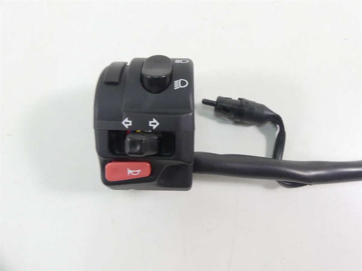 2015 Triumph 1050 Speed Triple R Left Hand Light Blinker Control Switch T2504517 {{ shop.shopifyCountryName }} - Mototech271