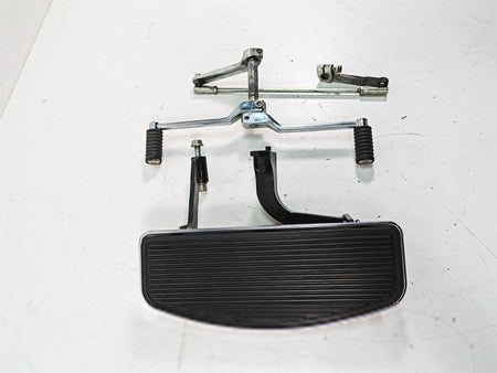 2011 Harley Touring FLHR Road King Front Left Floorboard & Shifter 50621-06 {{ shop.shopifyCountryName }} - Mototech271