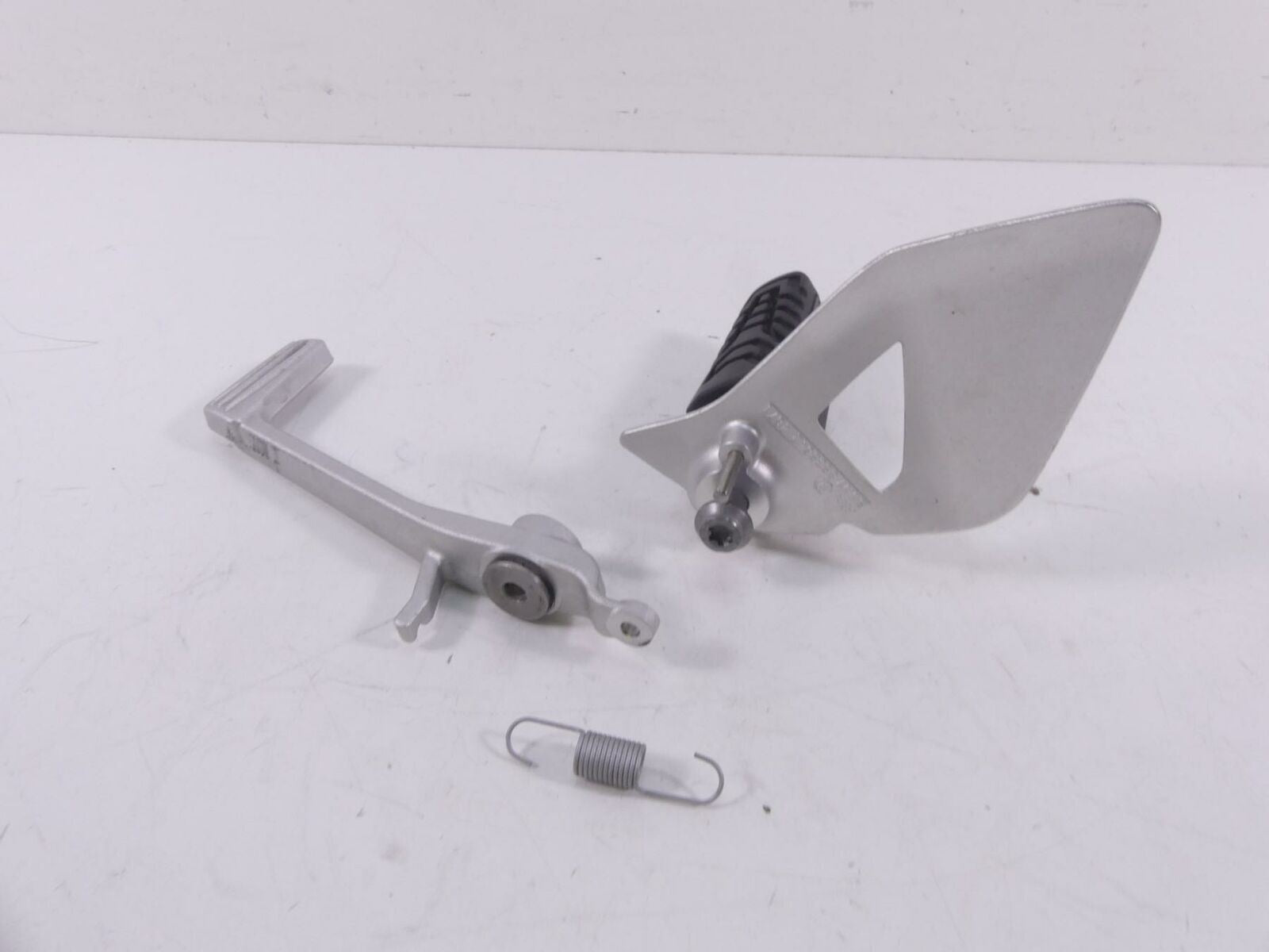 2017 BMW R1200RT RTW K52 Right Front Footpeg & Brake Pedal 46718535642 {{ shop.shopifyCountryName }} - Mototech271