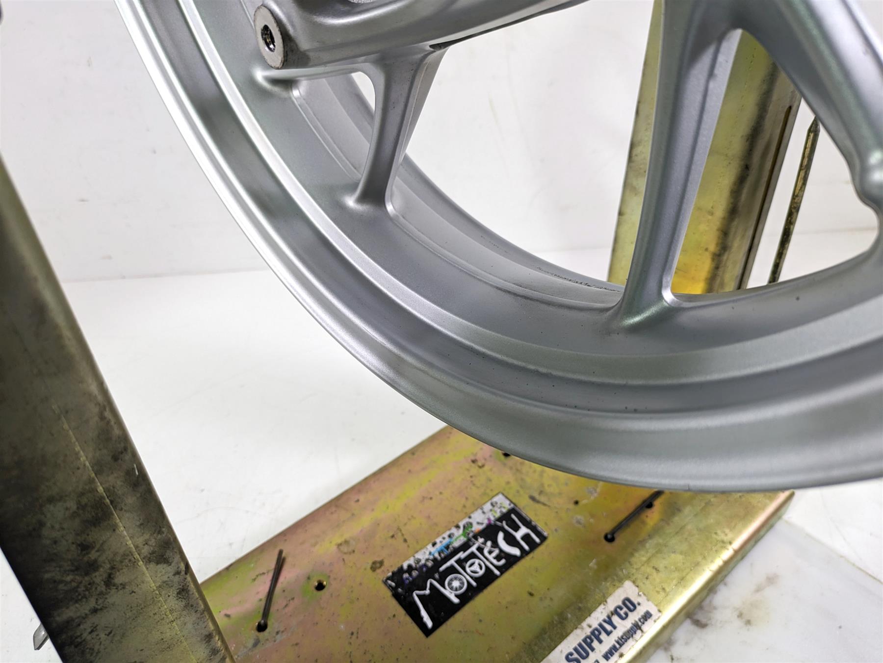 2022 BMW R1250 RT K052 Bent 17x3.5 Front Wheel Rim 36318538086 {{ shop.shopifyCountryName }} - Mototech271