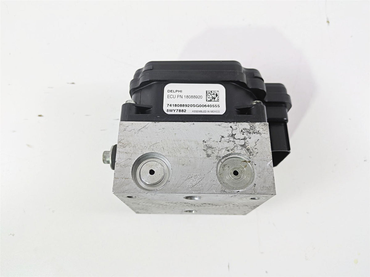 2010 Harley Touring FLHXSE CVO Street Glide Abs Brake Pump Module 40601-08A {{ shop.shopifyCountryName }} - Mototech271