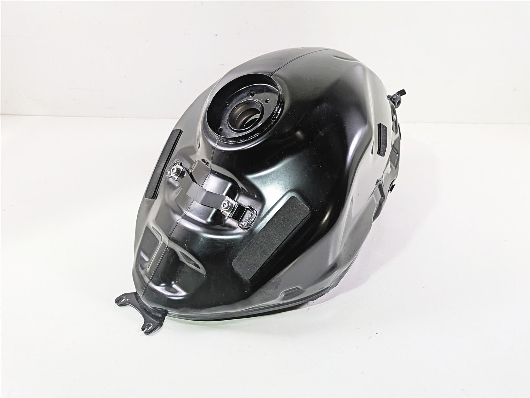 2024 Triumph Street Triple 765 R Fuel Gas Petrol Tank - No Dent - Read T2407560 {{ shop.shopifyCountryName }} - Mototech271