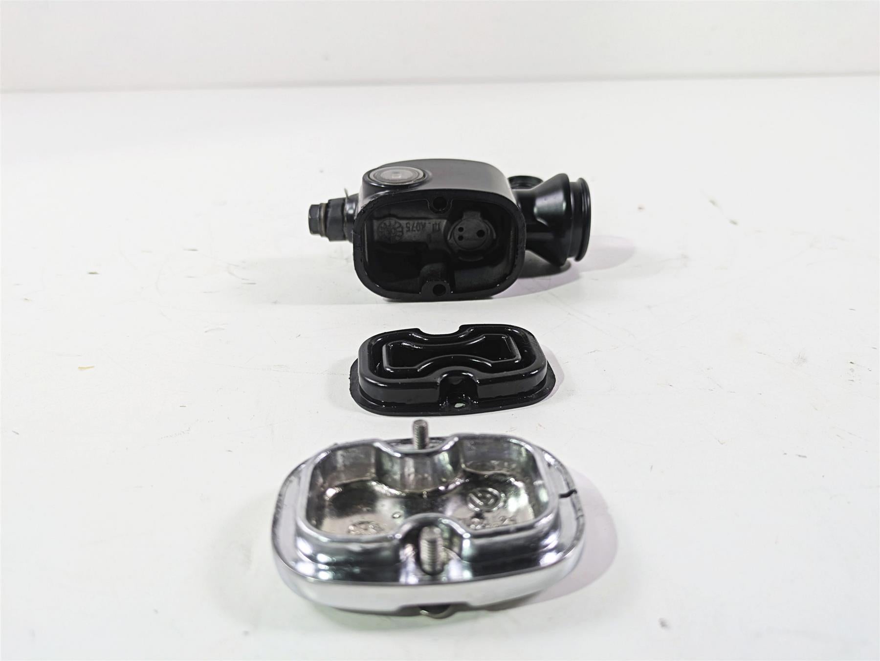 2010 Harley Touring FLHXSE CVO Street Glide Rear Brake Master Cylinder 46459-08B {{ shop.shopifyCountryName }} - Mototech271