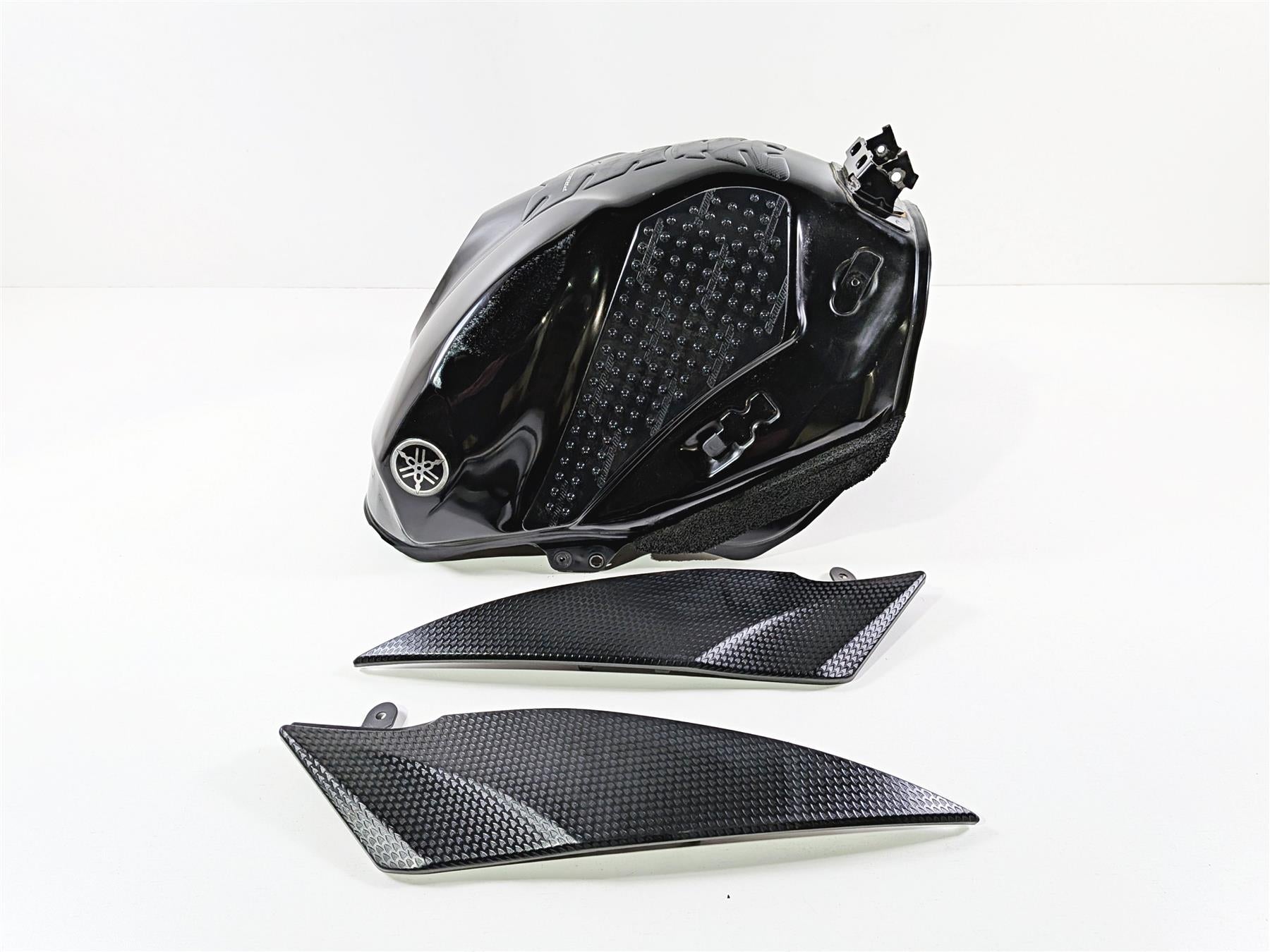 2008 Yamaha YZF R1 RN19 Oem Fuel Gas Petrol Tank -Dent On Left Side 4C8-YK241-00 {{ shop.shopifyCountryName }} - Mototech271
