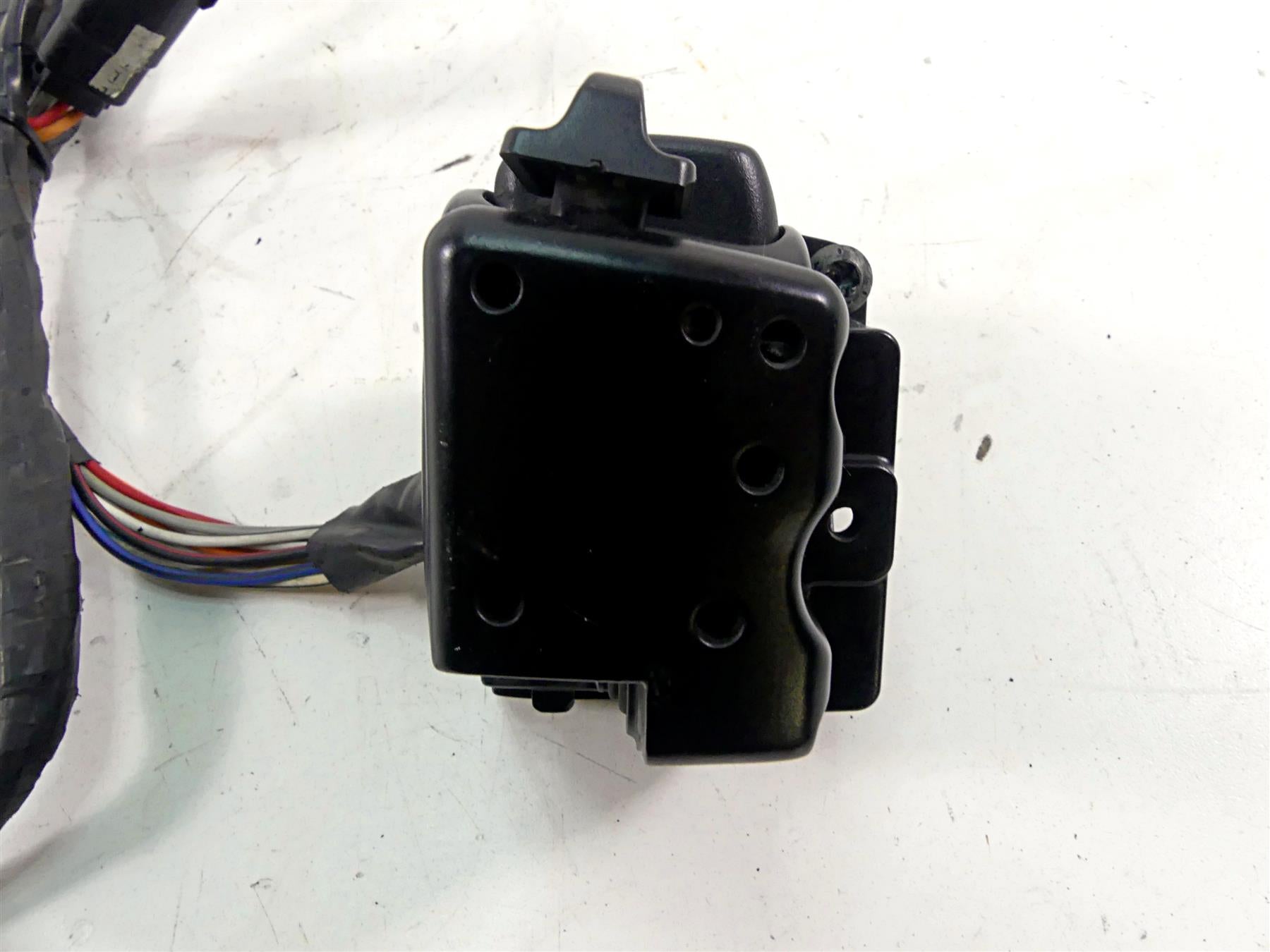 2010 Harley Touring FLHRC Road King Right Hand Control Switch 71684-06A 71683-06 {{ shop.shopifyCountryName }} - Mototech271