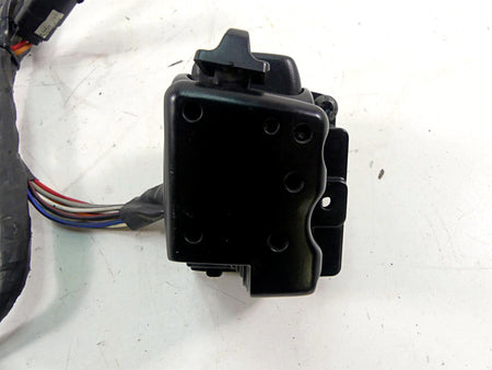 2010 Harley Touring FLHRC Road King Right Hand Control Switch 71684-06A 71683-06 {{ shop.shopifyCountryName }} - Mototech271