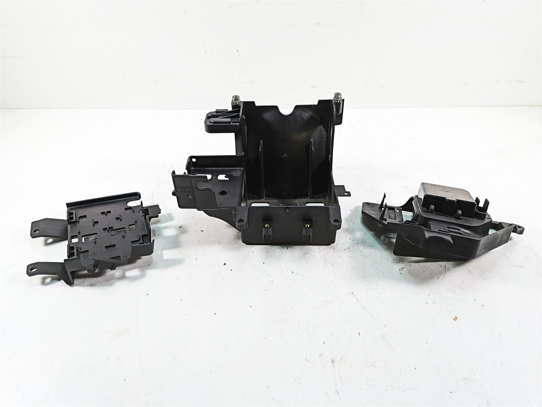 2009 Harley Touring FLHTCU Electra Glide Battery Tray & Electric Mounts 66281-09