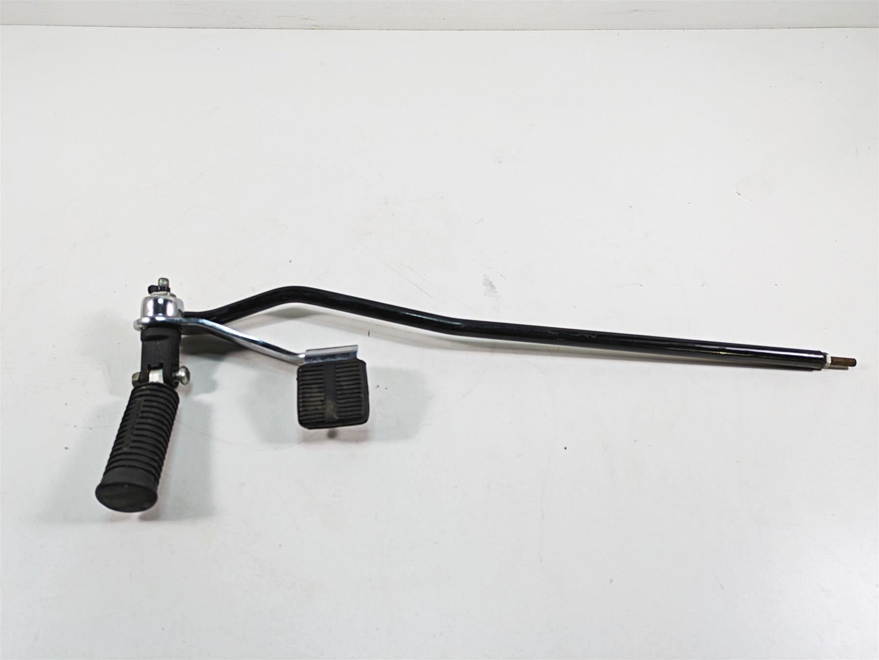 2009 Harley FXDF Dyna Fat Bob Right Front Foot Peg Brake Pedal Set 42663-03A {{ shop.shopifyCountryName }} - Mototech271
